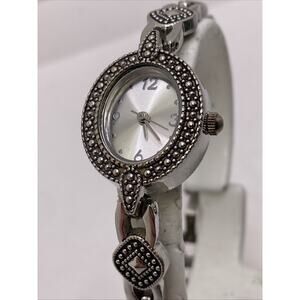 Womens Silver Tone Vintage Watch Works New Battery